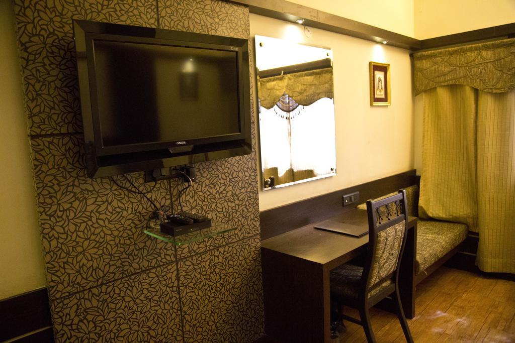 Hôtel The Rajshahi Palace à Indore Extérieur photo